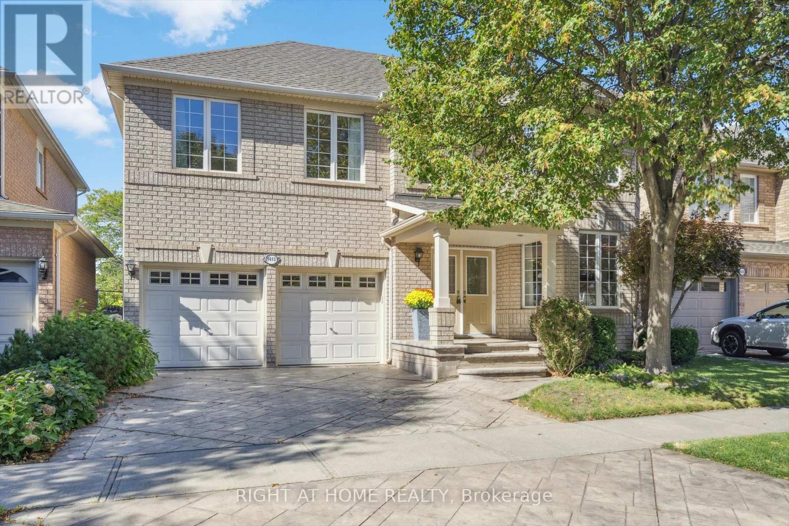 1413 Pinecliff Road, Oakville (Wt West Oak Trails), Ontario  L6M 3Z2 - Photo 1 - W12443449