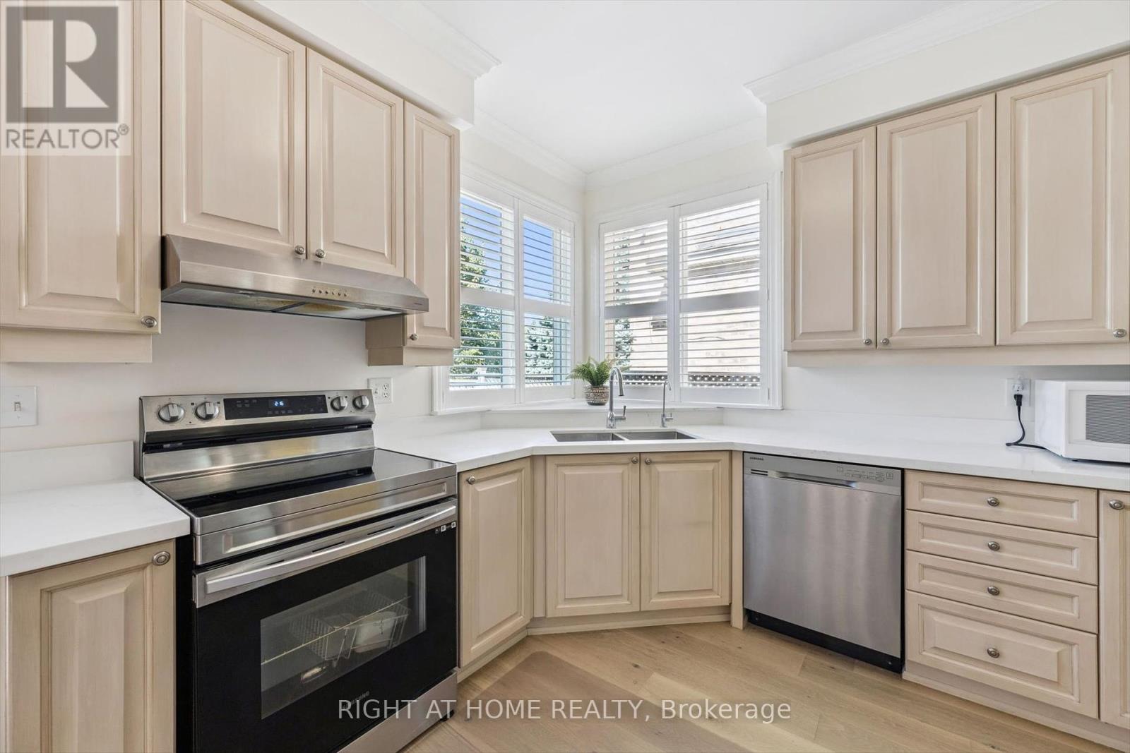 1413 Pinecliff Road, Oakville (Wt West Oak Trails), Ontario  L6M 3Z2 - Photo 11 - W12443449