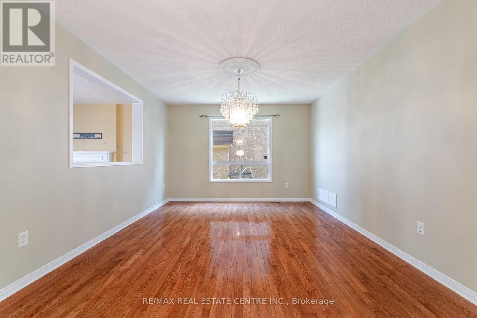 181 Brisdale Drive, Brampton (Fletcher's Meadow), Ontario  L7A 2Y8 - Photo 10 - W12443455