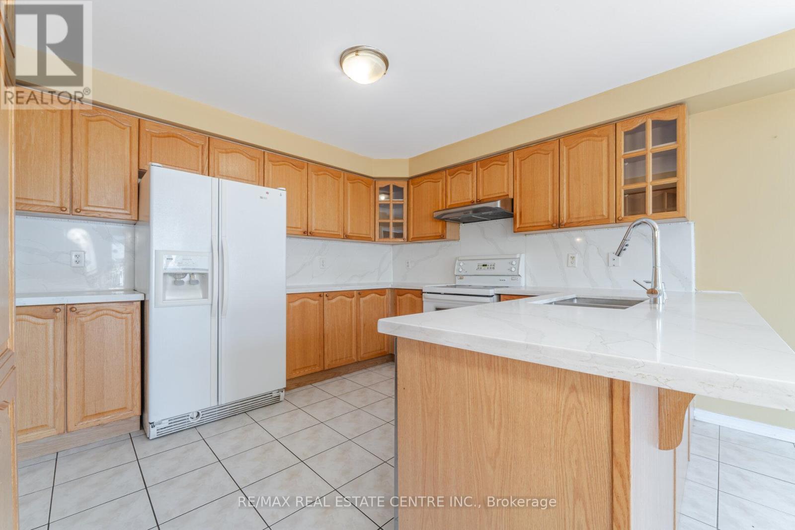 181 Brisdale Drive, Brampton (Fletcher's Meadow), Ontario  L7A 2Y8 - Photo 14 - W12443455