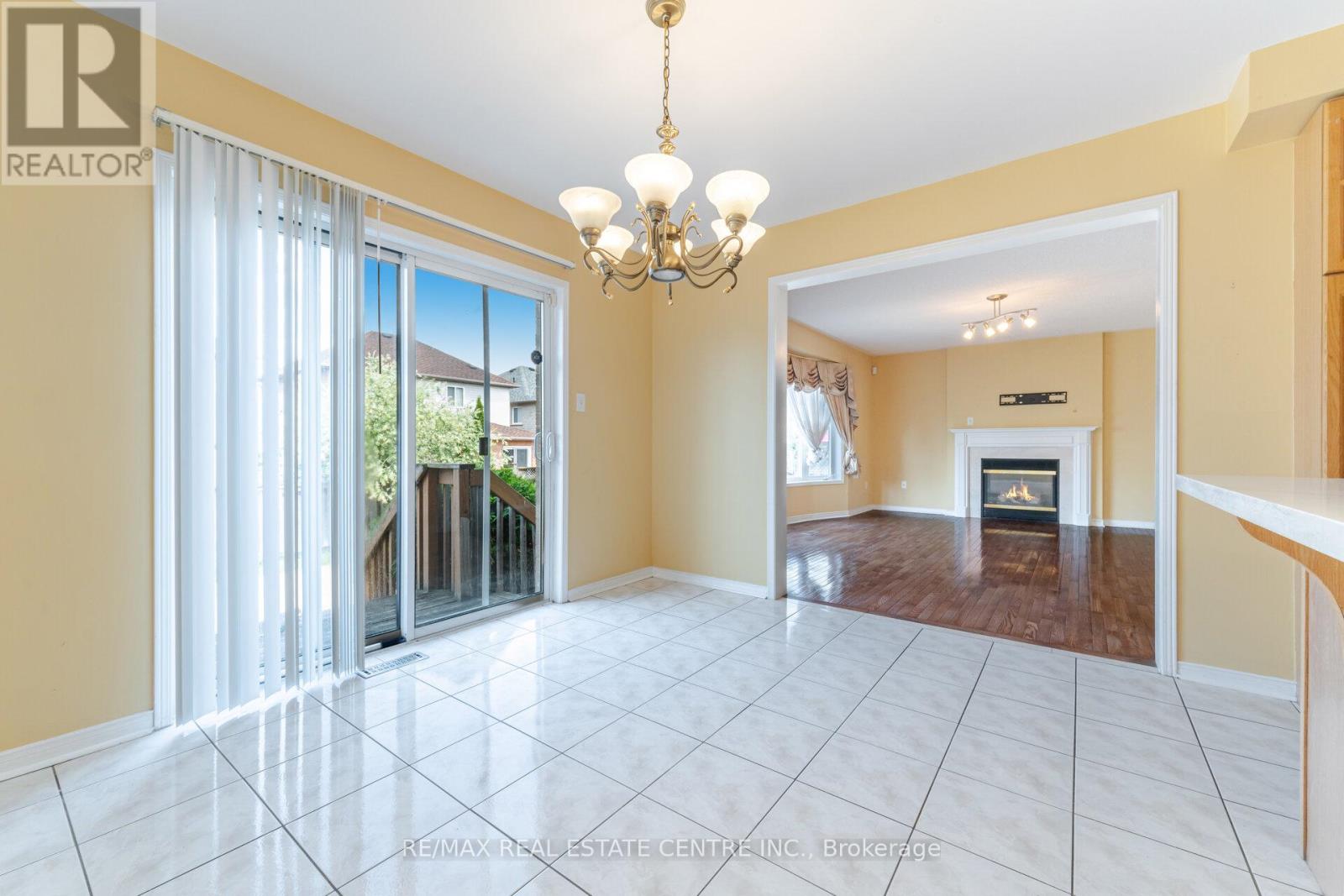 181 Brisdale Drive, Brampton (Fletcher's Meadow), Ontario  L7A 2Y8 - Photo 18 - W12443455