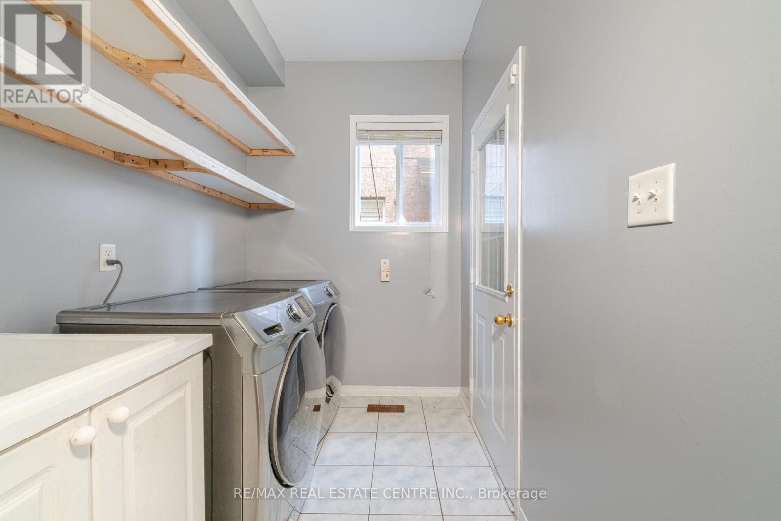 181 Brisdale Drive, Brampton (Fletcher's Meadow), Ontario  L7A 2Y8 - Photo 22 - W12443455