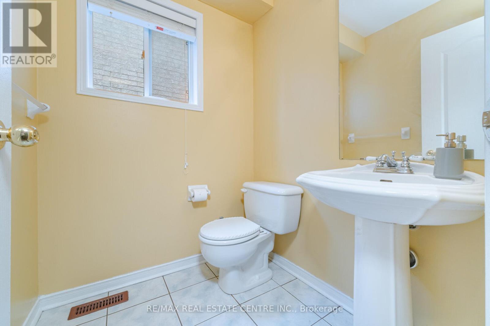 181 Brisdale Drive, Brampton (Fletcher's Meadow), Ontario  L7A 2Y8 - Photo 23 - W12443455
