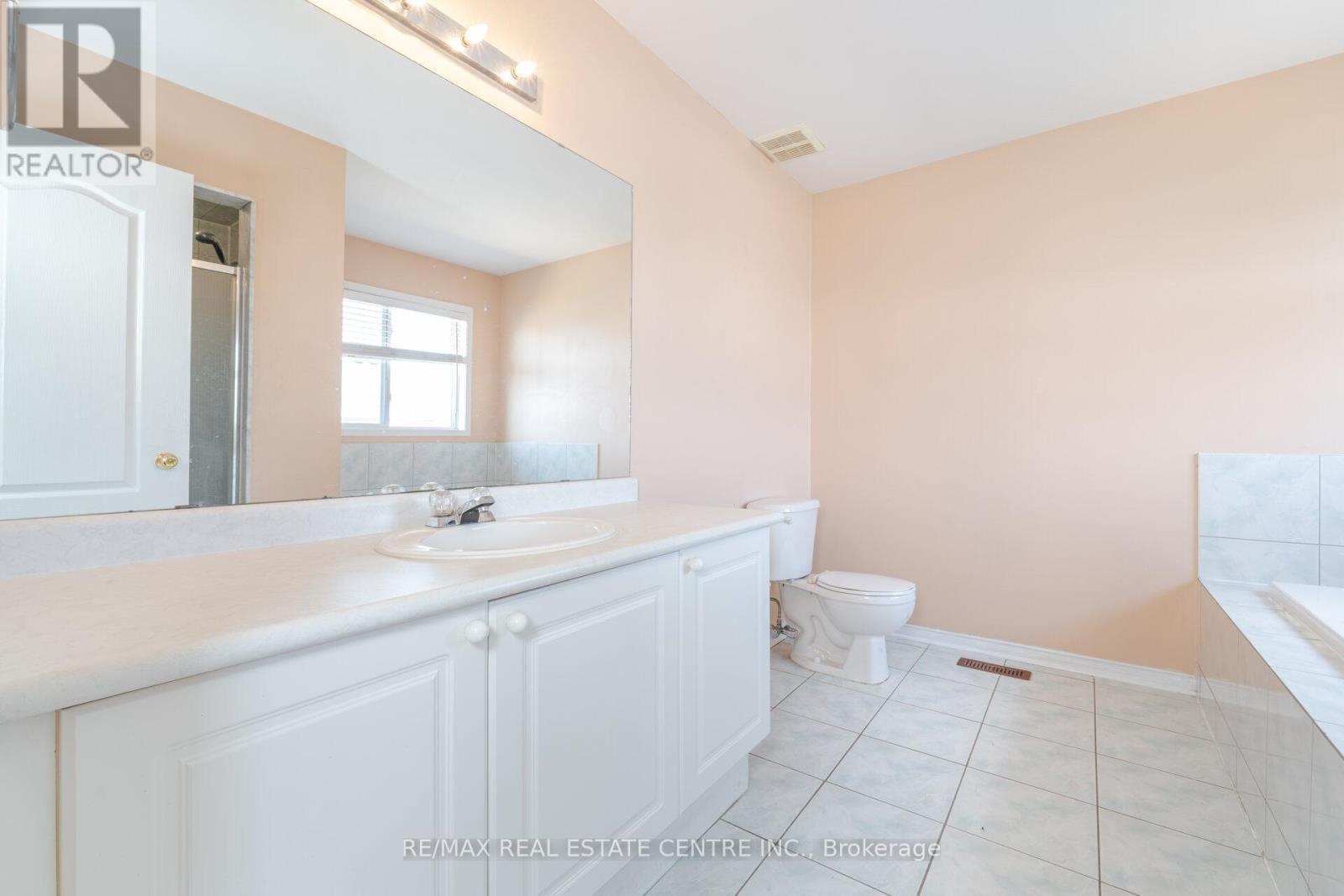 181 Brisdale Drive, Brampton (Fletcher's Meadow), Ontario  L7A 2Y8 - Photo 29 - W12443455