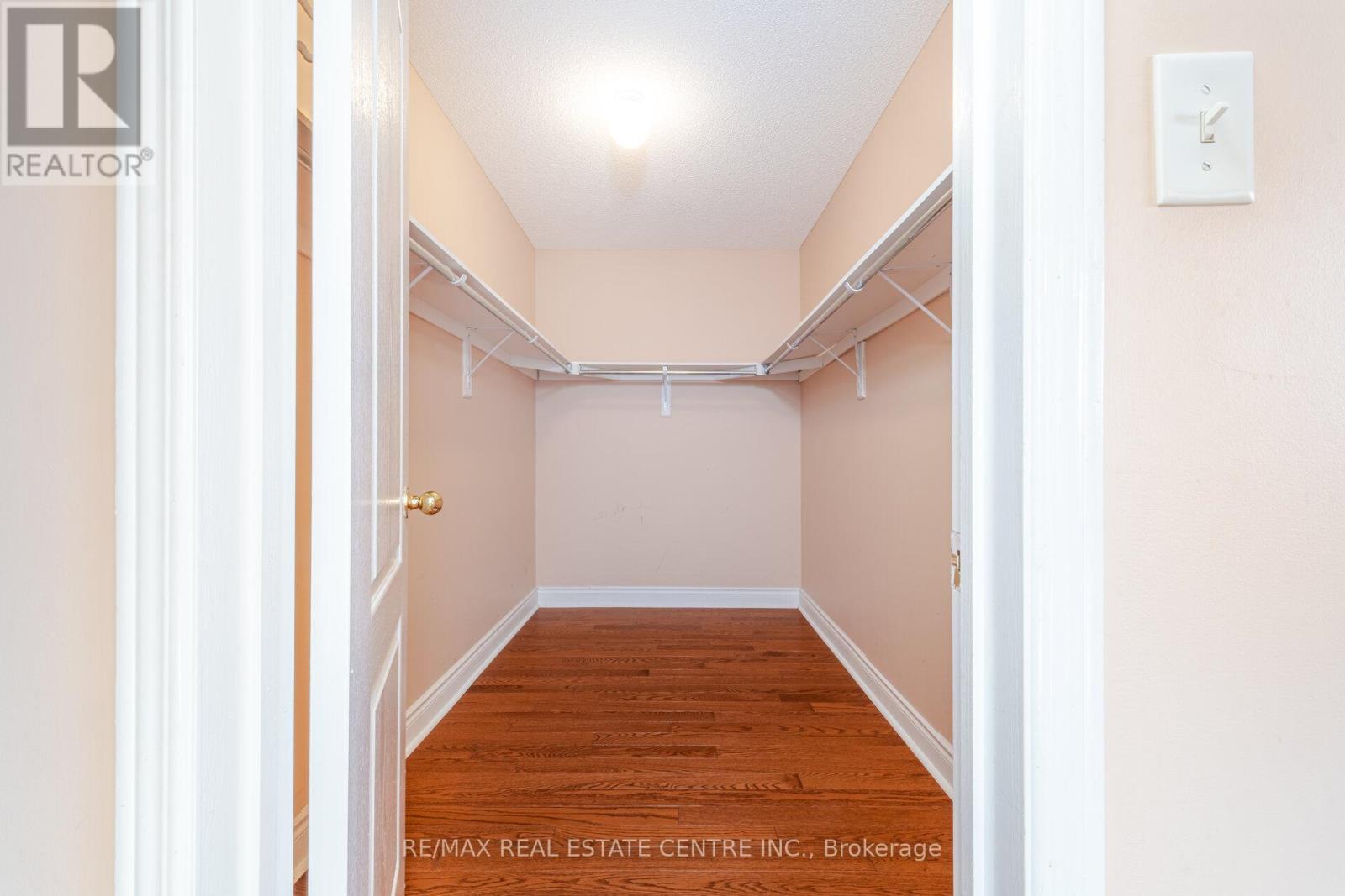 181 Brisdale Drive, Brampton (Fletcher's Meadow), Ontario  L7A 2Y8 - Photo 30 - W12443455
