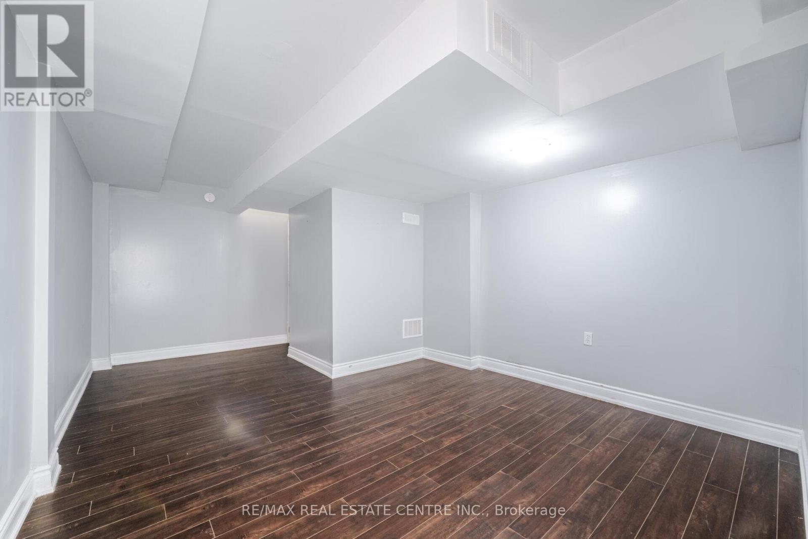 181 Brisdale Drive, Brampton (Fletcher's Meadow), Ontario  L7A 2Y8 - Photo 45 - W12443455