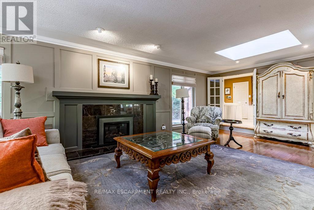 225 Shoreacres Road, Burlington, Ontario  L7L 2H3 - Photo 10 - W12443456