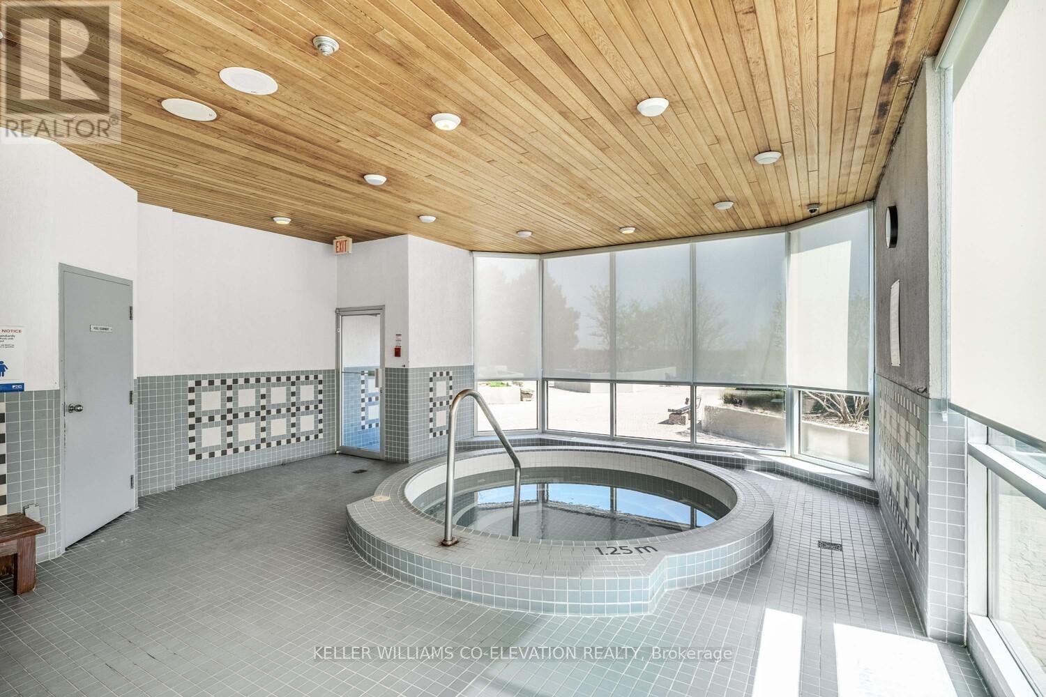 1604 - 880 Dundas Street W, Mississauga (Erindale), Ontario  L5C 4H3 - Photo 16 - W12443462