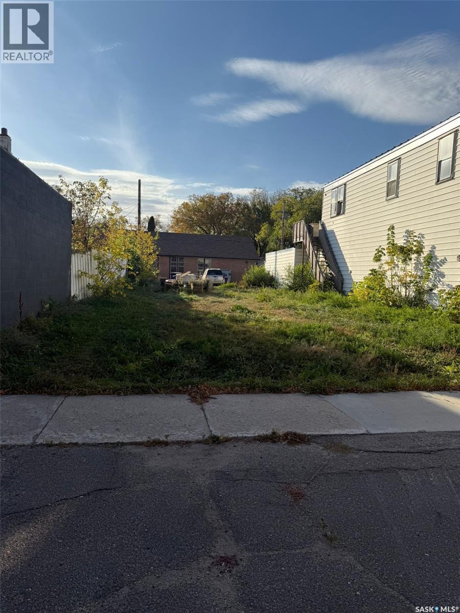 619 H Avenue S, Saskatoon, Saskatchewan  S7M 1X1 - Photo 1 - SK019989