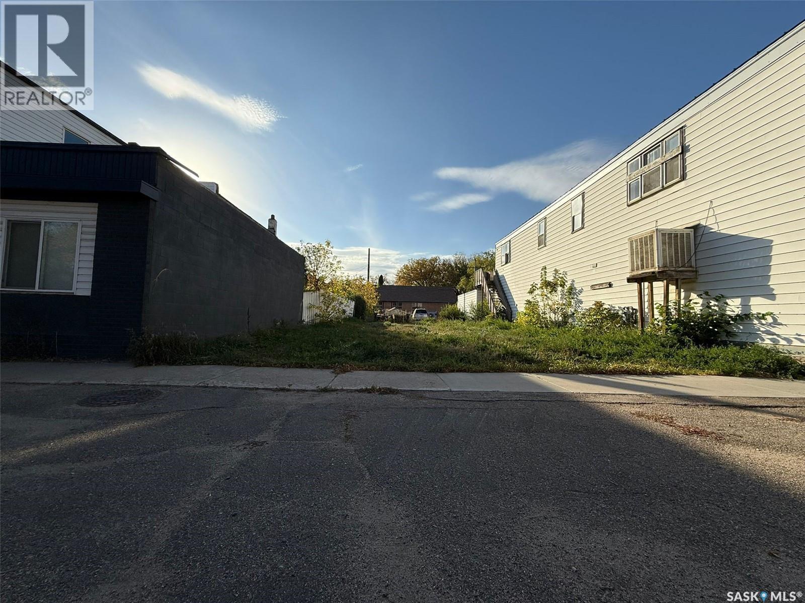 619 H Avenue S, Saskatoon, Saskatchewan  S7M 1X1 - Photo 2 - SK019989