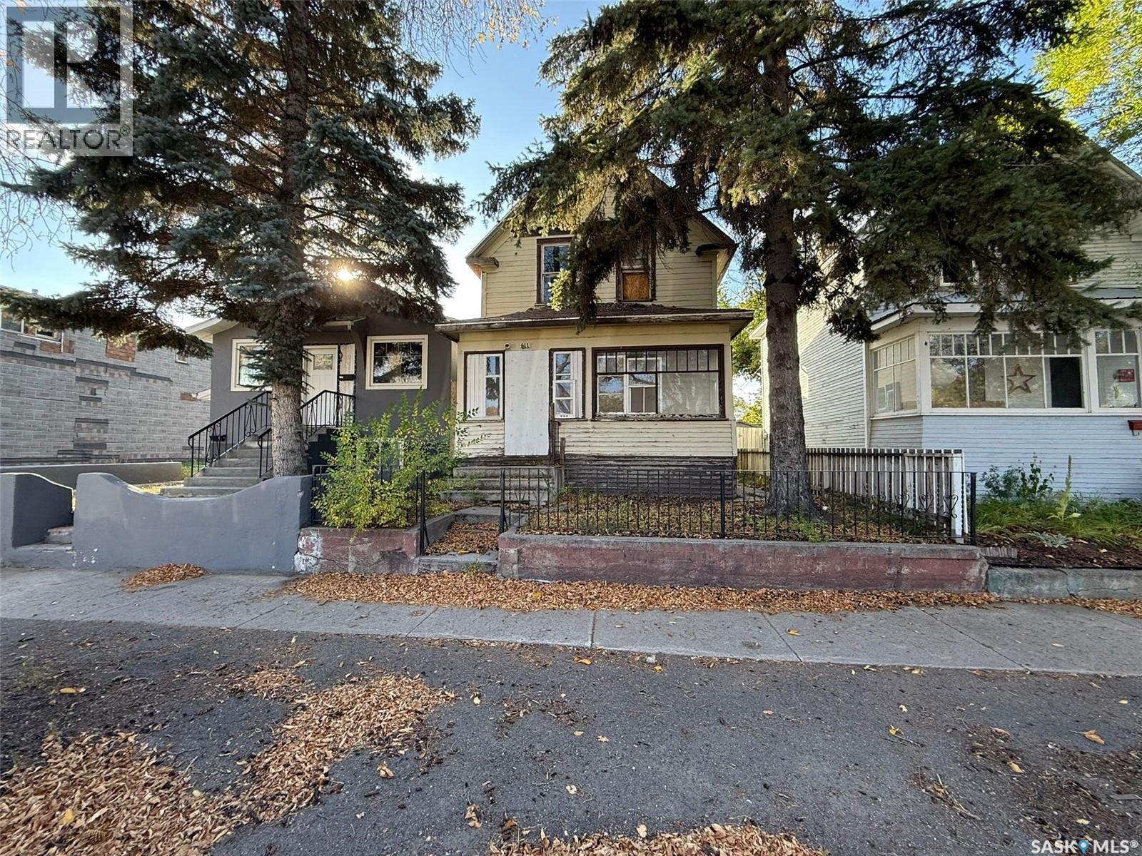 611 H Avenue S, Saskatoon, Saskatchewan  S7M 1X1 - Photo 1 - SK019938