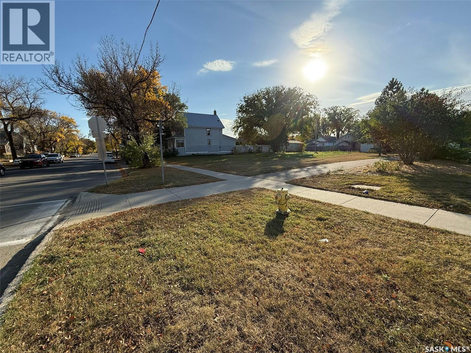 607 H Avenue S, Saskatoon, Saskatchewan  S7M 1X1 - Photo 2 - SK019869