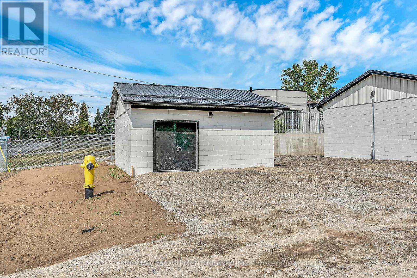 561 Bank Street N, Norfolk (Simcoe), Ontario  N3Y 3N3 - Photo 10 - X12443384