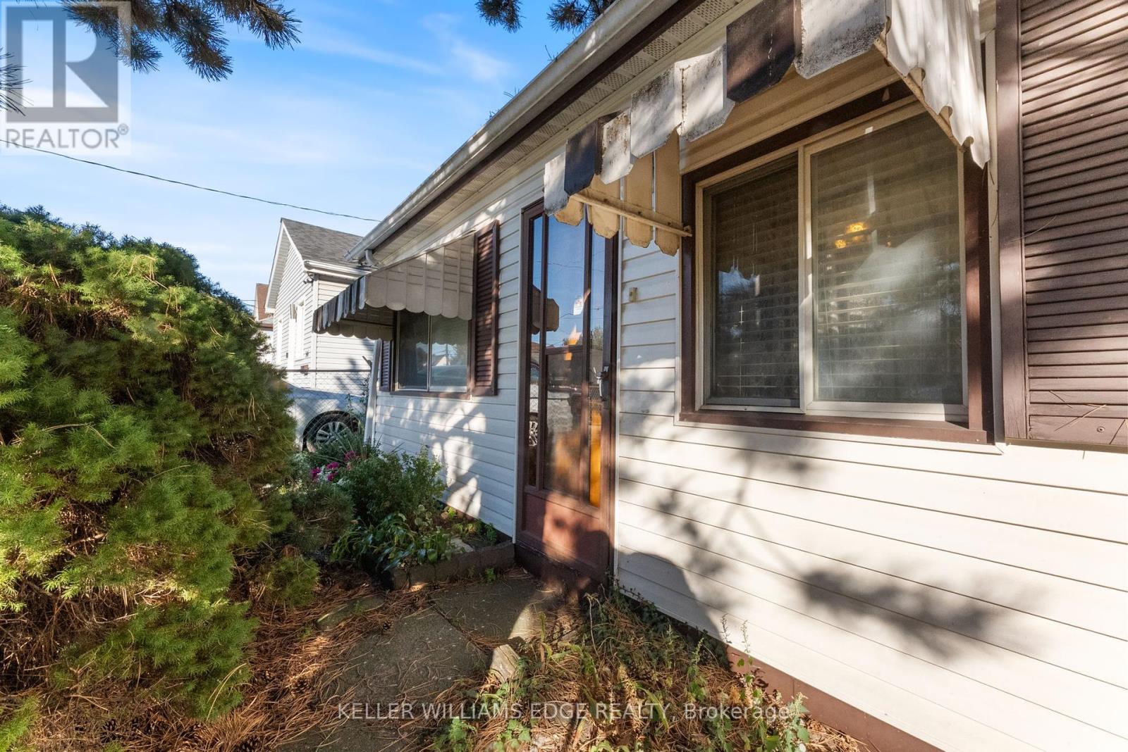 544 Quebec Street, Hamilton, Ontario  L8H 6V4 - Photo 3 - X12443407