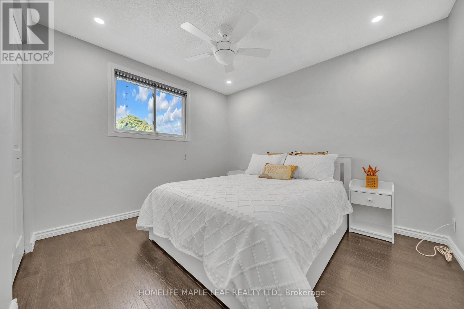 4 Lisa Court, Hamilton (Lawfield), Ontario  L8V 4P9 - Photo 18 - X12443412