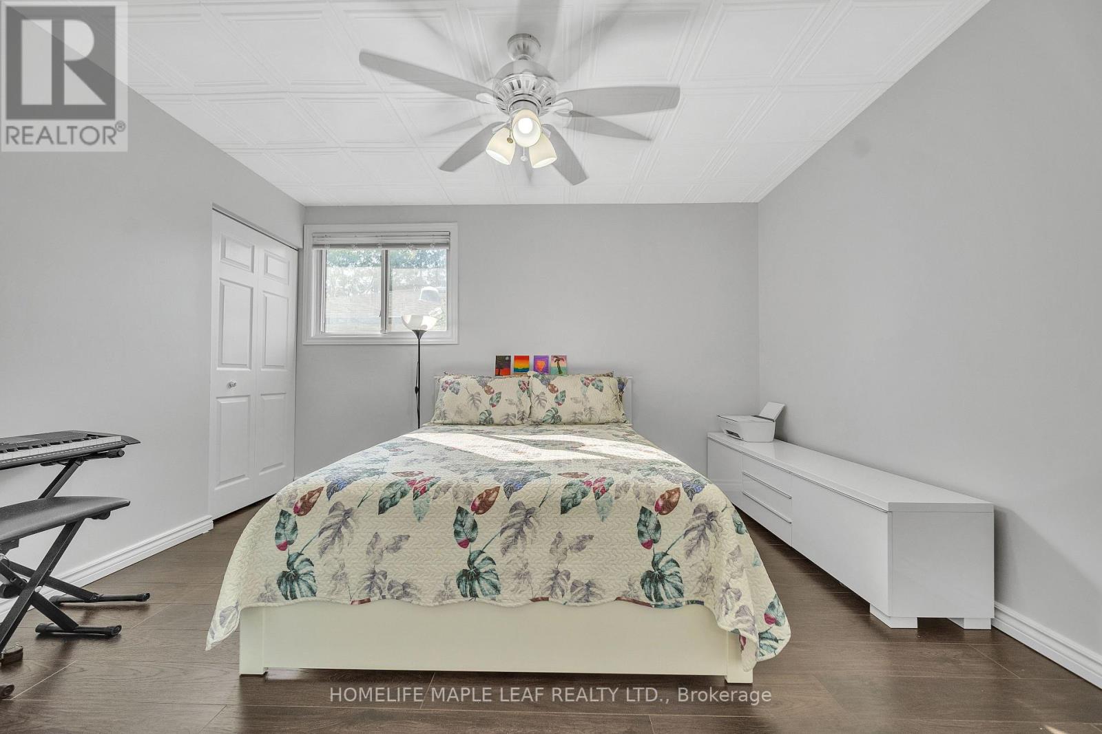 4 Lisa Court, Hamilton (Lawfield), Ontario  L8V 4P9 - Photo 23 - X12443412