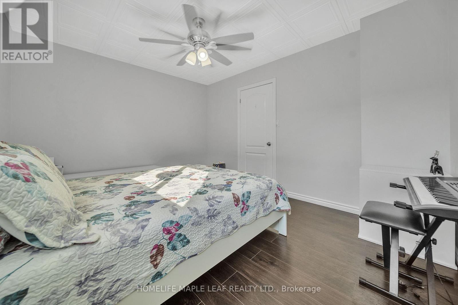 4 Lisa Court, Hamilton (Lawfield), Ontario  L8V 4P9 - Photo 25 - X12443412