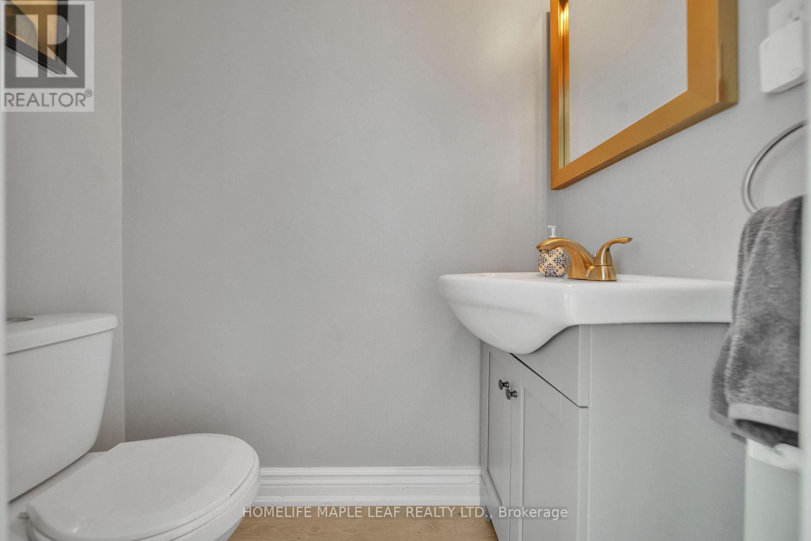 4 Lisa Court, Hamilton (Lawfield), Ontario  L8V 4P9 - Photo 26 - X12443412