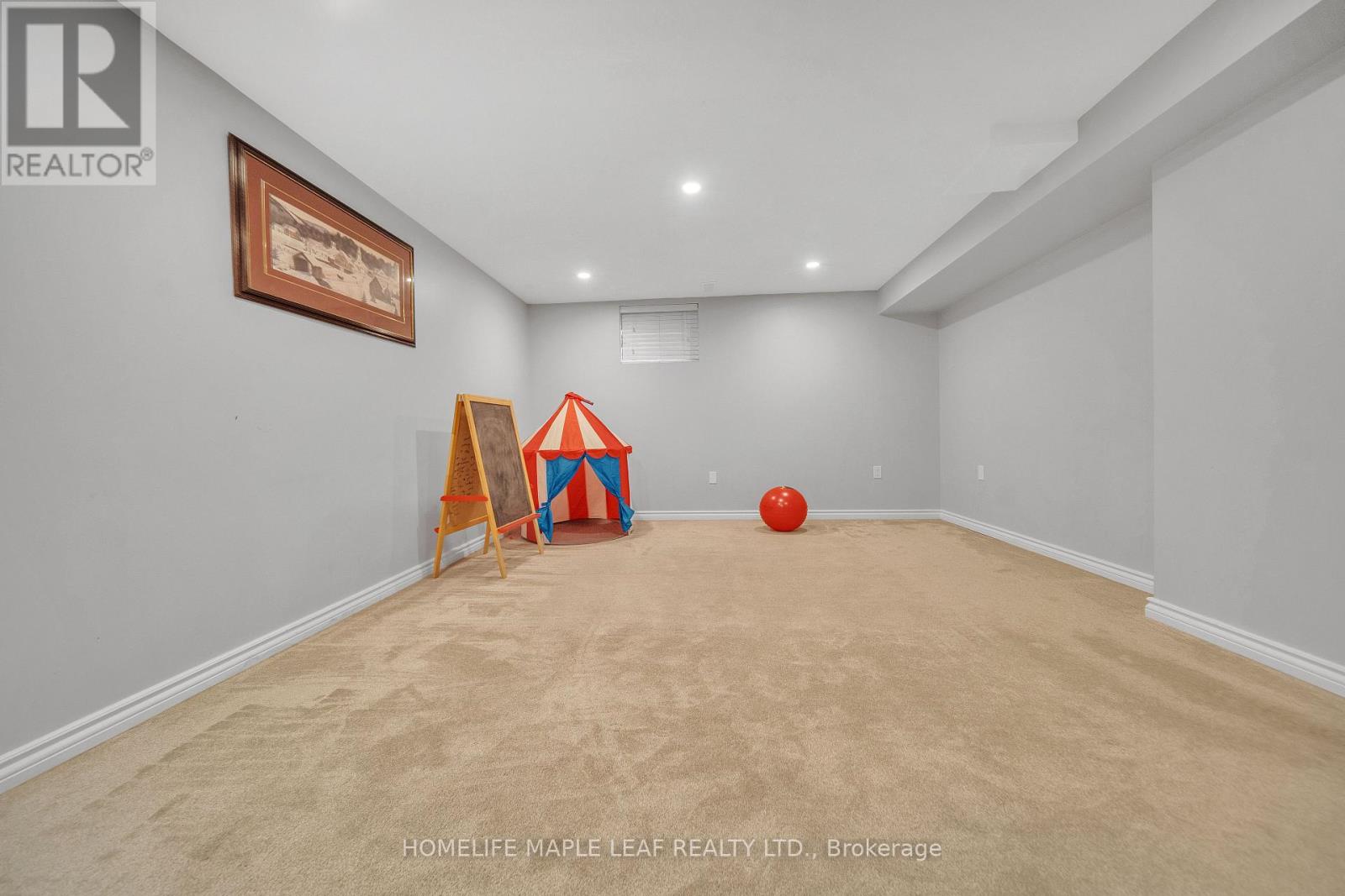 4 Lisa Court, Hamilton (Lawfield), Ontario  L8V 4P9 - Photo 29 - X12443412