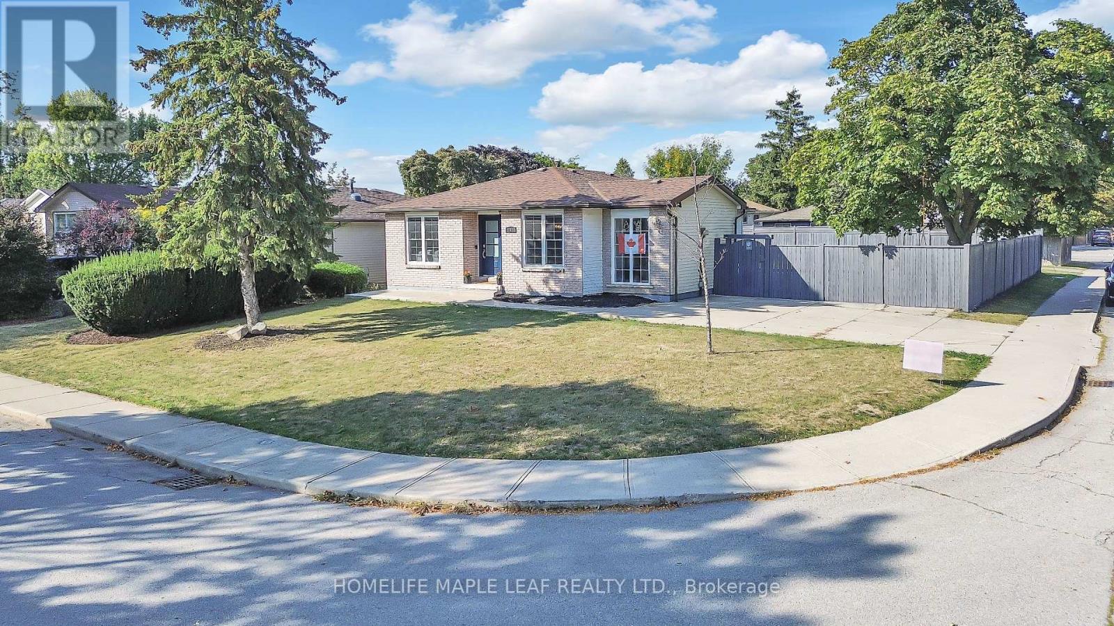 4 Lisa Court, Hamilton (Lawfield), Ontario  L8V 4P9 - Photo 44 - X12443412