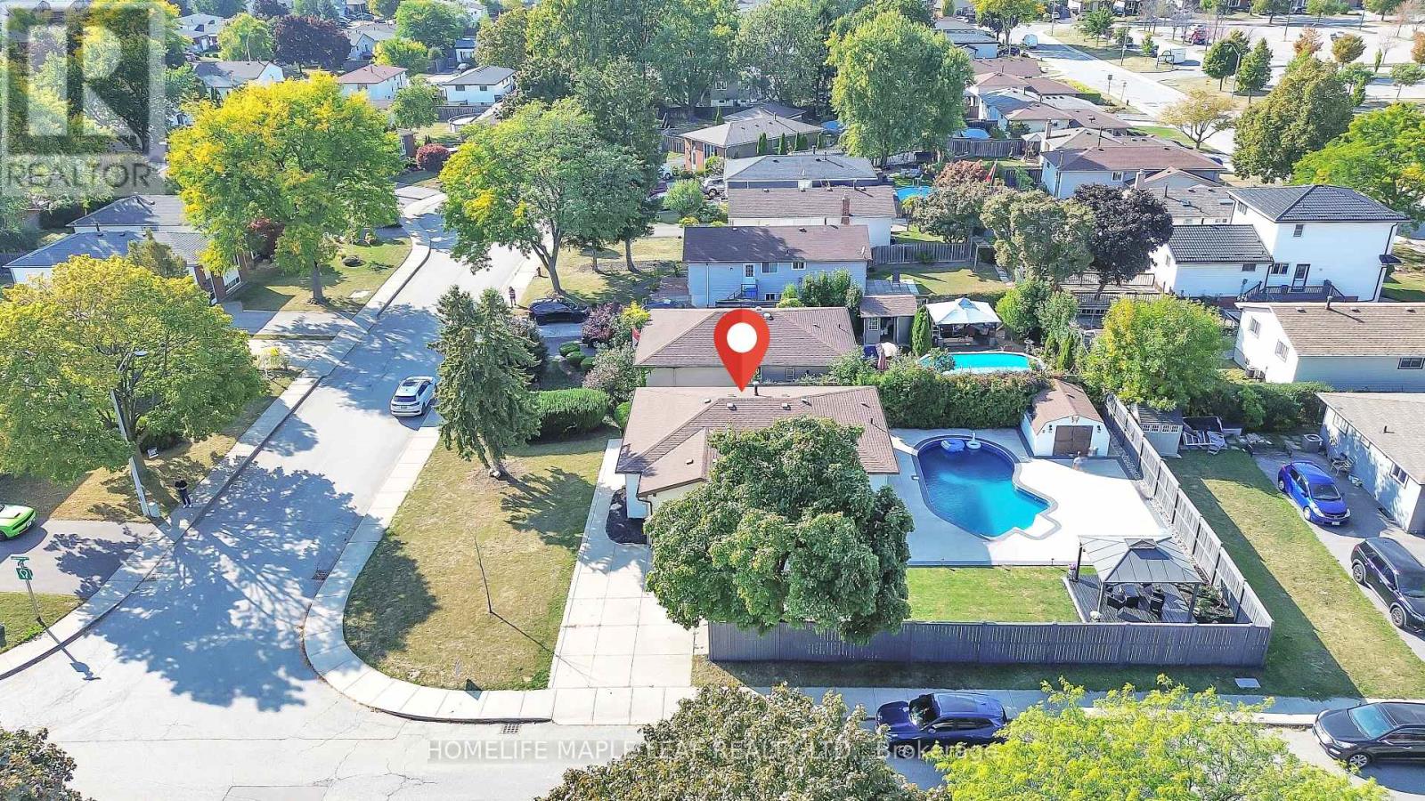4 Lisa Court, Hamilton (Lawfield), Ontario  L8V 4P9 - Photo 48 - X12443412