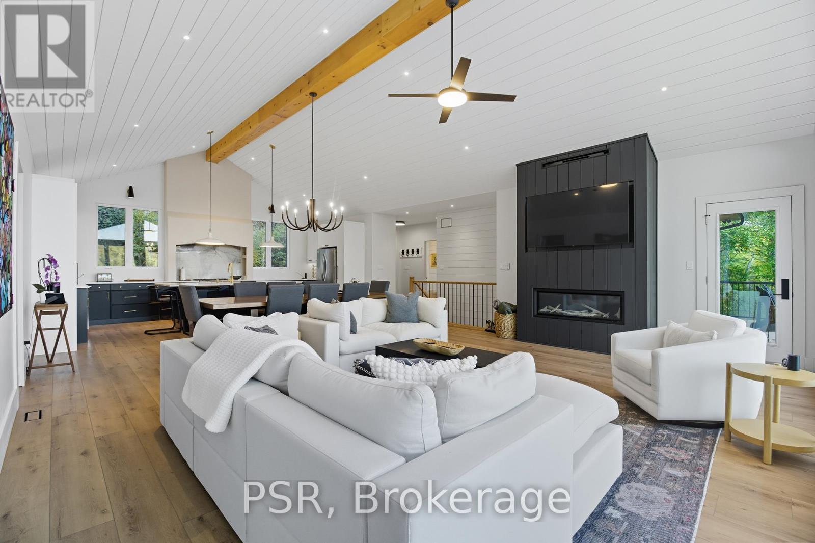 1399 Baybreeze Lane, Dysart Et Al, Ontario  K0M 1S0 - Photo 21 - X12439537