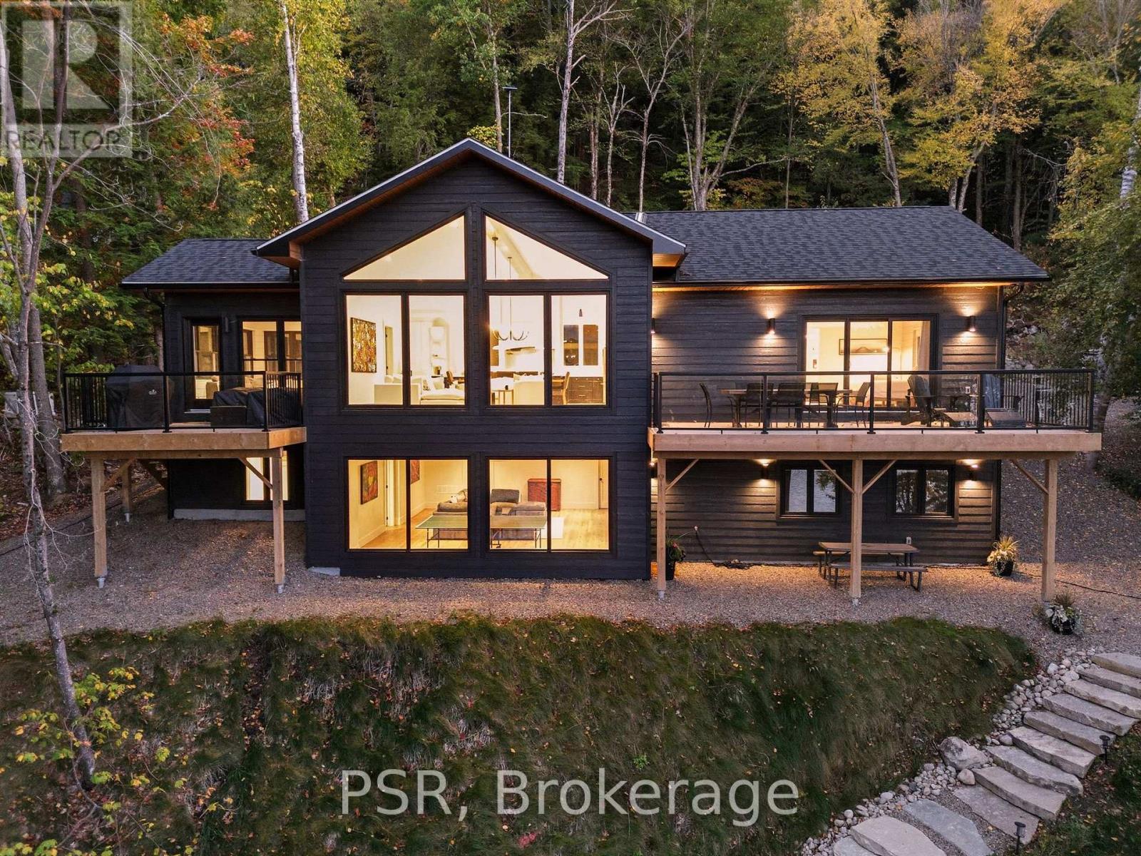 1399 Baybreeze Lane, Dysart Et Al, Ontario  K0M 1S0 - Photo 3 - X12439537
