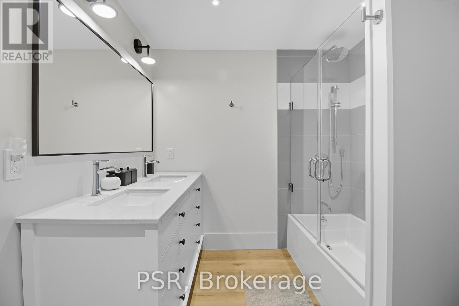 1399 Baybreeze Lane, Dysart Et Al, Ontario  K0M 1S0 - Photo 44 - X12439537