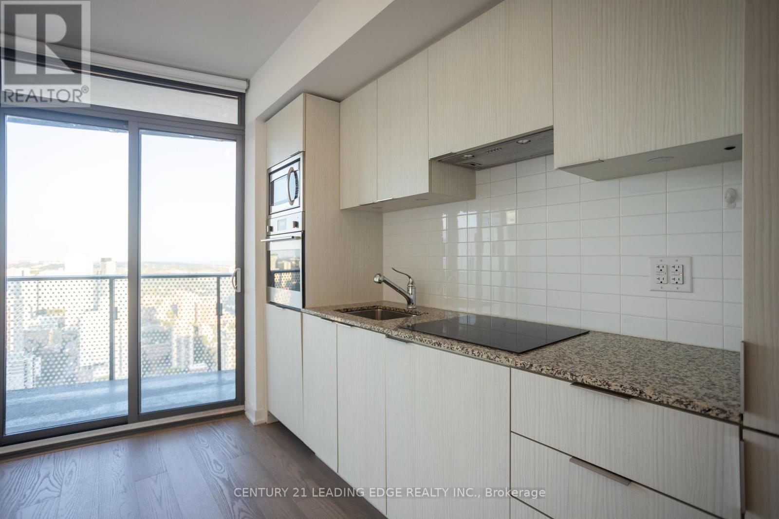3912 - 11 Wellesley Street W, Toronto (Bay Street Corridor), Ontario  M4Y 0G4 - Photo 13 - C12443588