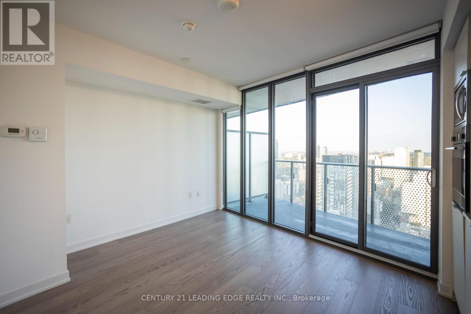 3912 - 11 Wellesley Street W, Toronto (Bay Street Corridor), Ontario  M4Y 0G4 - Photo 9 - C12443588