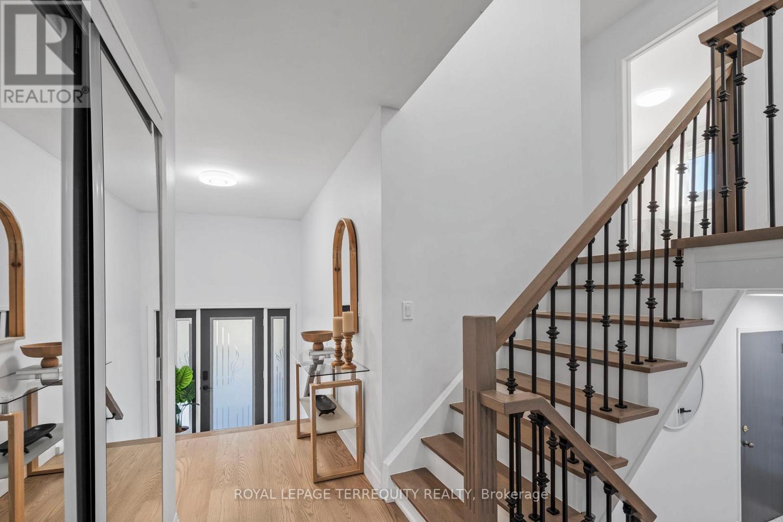 708 Aruba Crescent, Oshawa (Northglen), Ontario  L1J 6B6 - Photo 7 - E12443492
