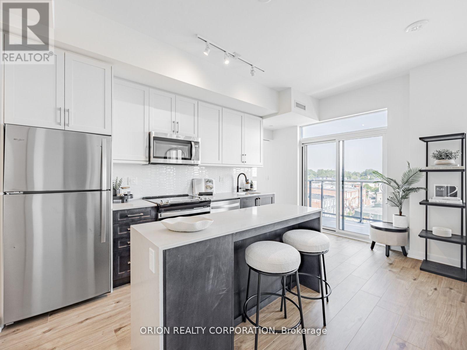 515 - 201 Brock Street S, Whitby (Downtown Whitby), Ontario  L1N 4K2 - Photo 2 - E12443496