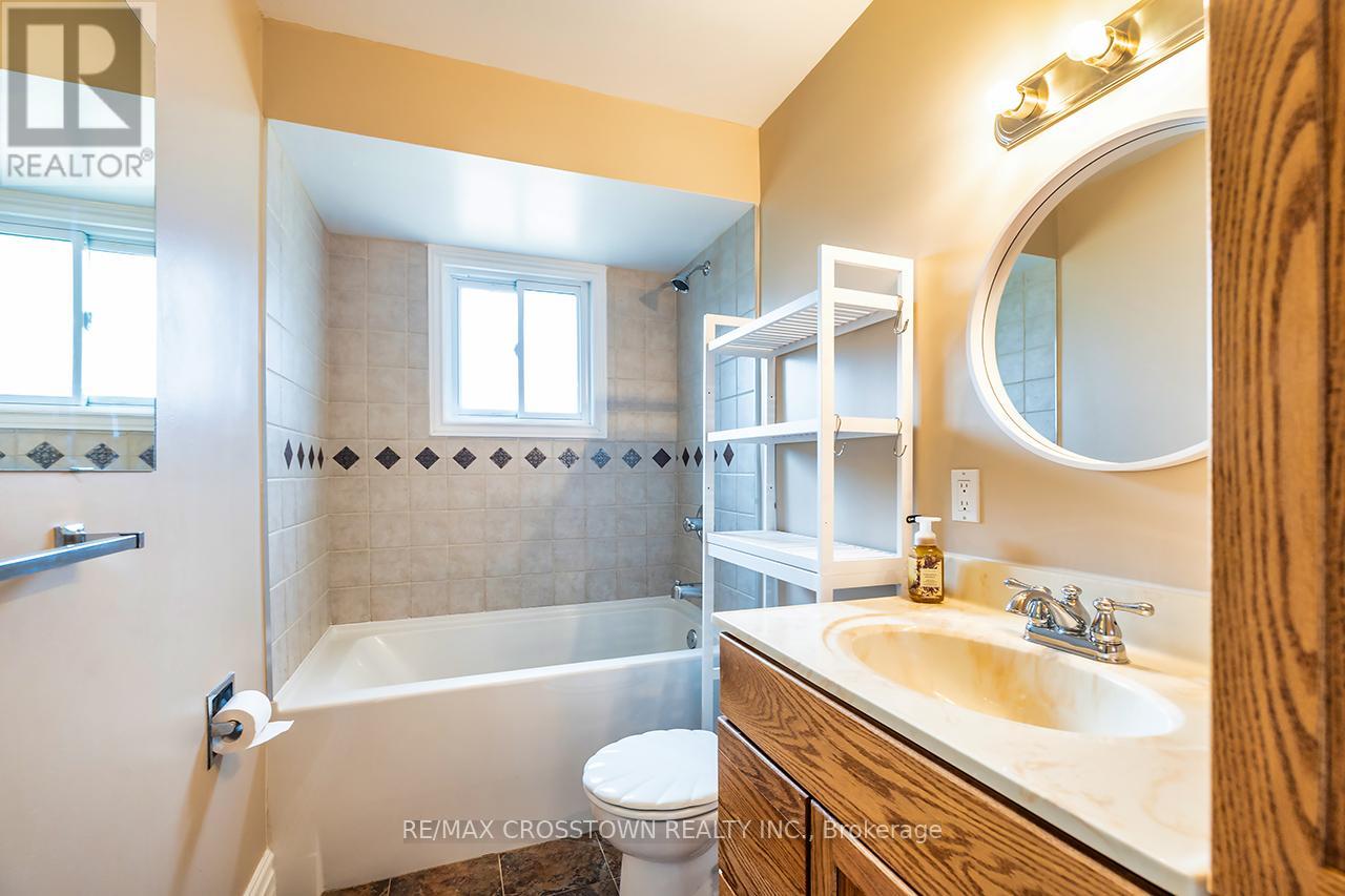 44 Hewitt Crescent, Ajax, Ontario  L1S 7A4 - Photo 17 - E12443522