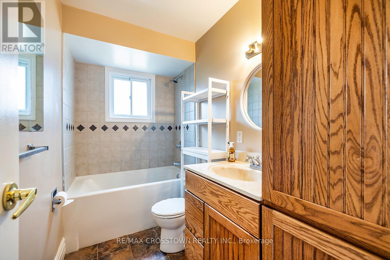 44 Hewitt Crescent, Ajax, Ontario  L1S 7A4 - Photo 18 - E12443522