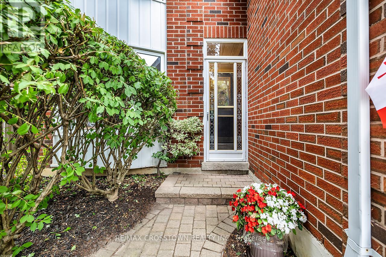 44 Hewitt Crescent, Ajax, Ontario  L1S 7A4 - Photo 4 - E12443522