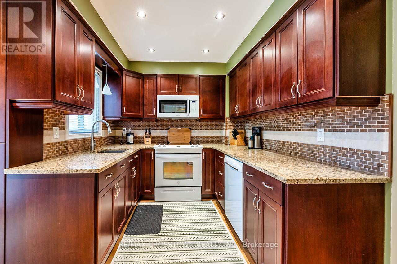 44 Hewitt Crescent, Ajax, Ontario  L1S 7A4 - Photo 8 - E12443522