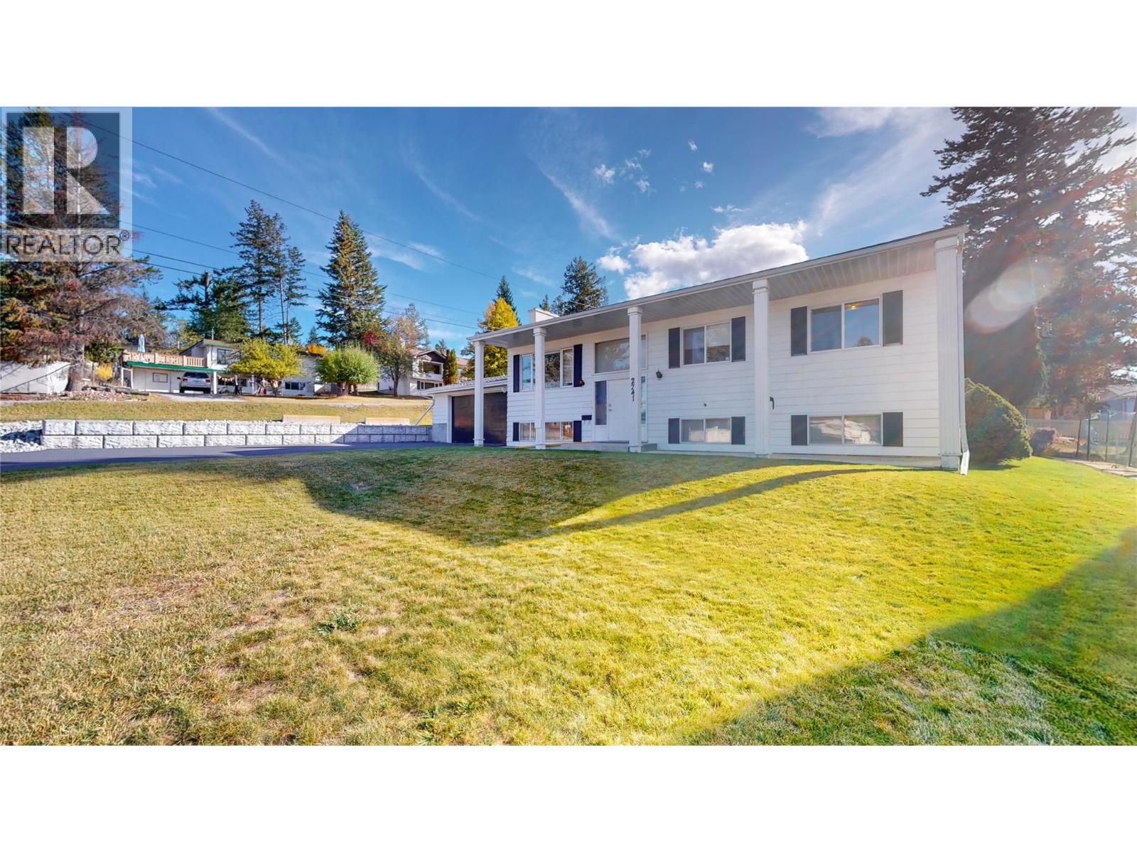 2741 8th Street S, Cranbrook, British Columbia  V1C 4N1 - Photo 1 - 10364912