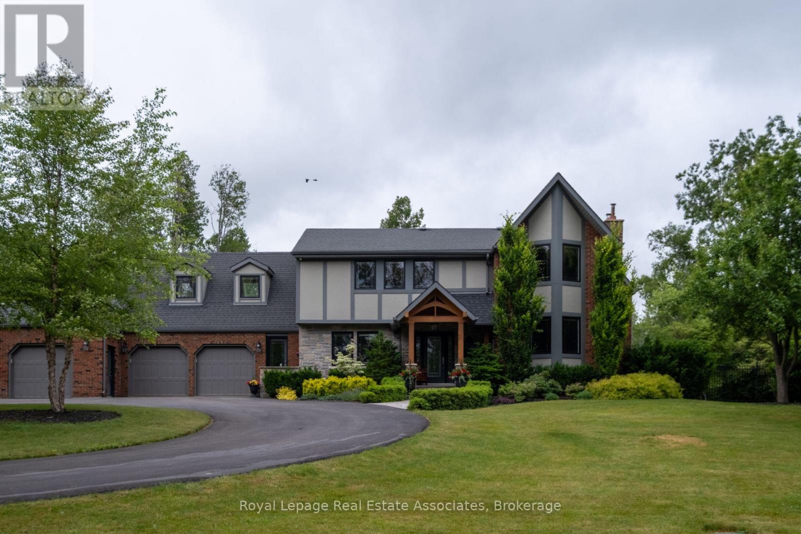 32 CEDAR DRIVE, Caledon, Ontario