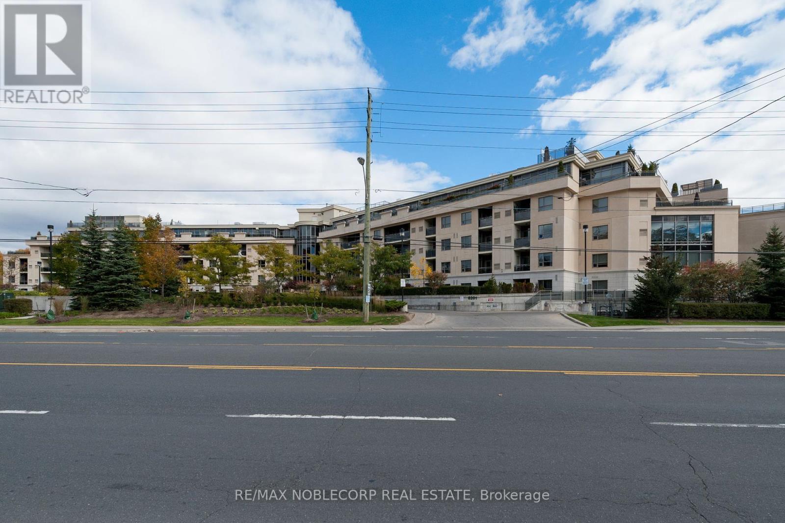 421 - 8201 Islington Avenue, Vaughan (Islington Woods), Ontario  L4L 9S6 - Photo 1 - N12443514