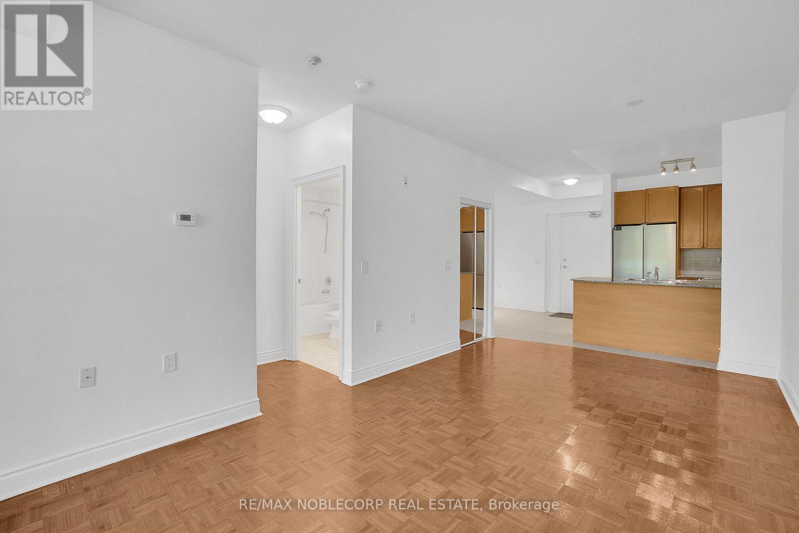 421 - 8201 Islington Avenue, Vaughan (Islington Woods), Ontario  L4L 9S6 - Photo 17 - N12443514