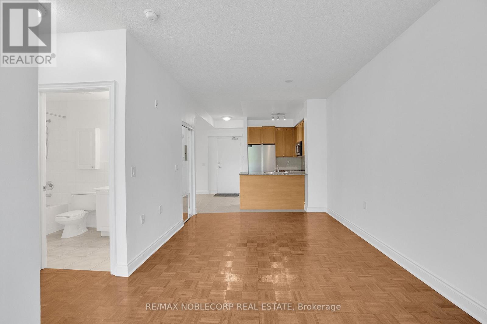 421 - 8201 Islington Avenue, Vaughan (Islington Woods), Ontario  L4L 9S6 - Photo 18 - N12443514