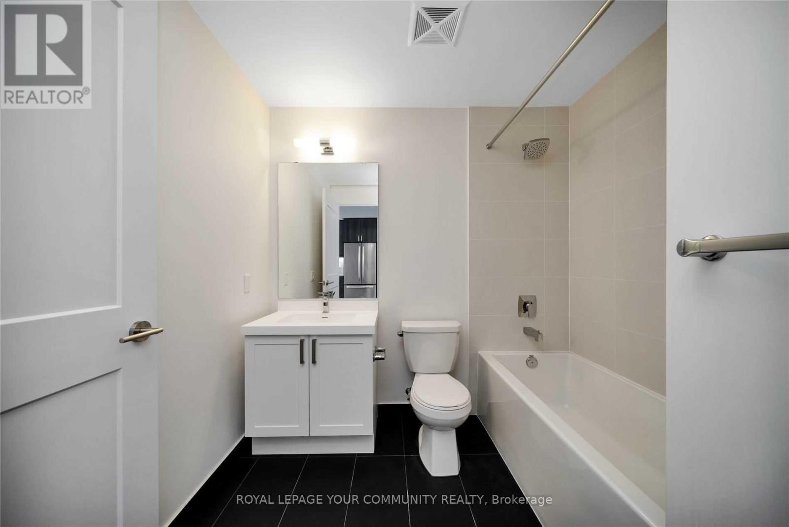 1211 - 7895 Jane Street, Vaughan, Ontario  L4K 2M7 - Photo 6 - N12443539