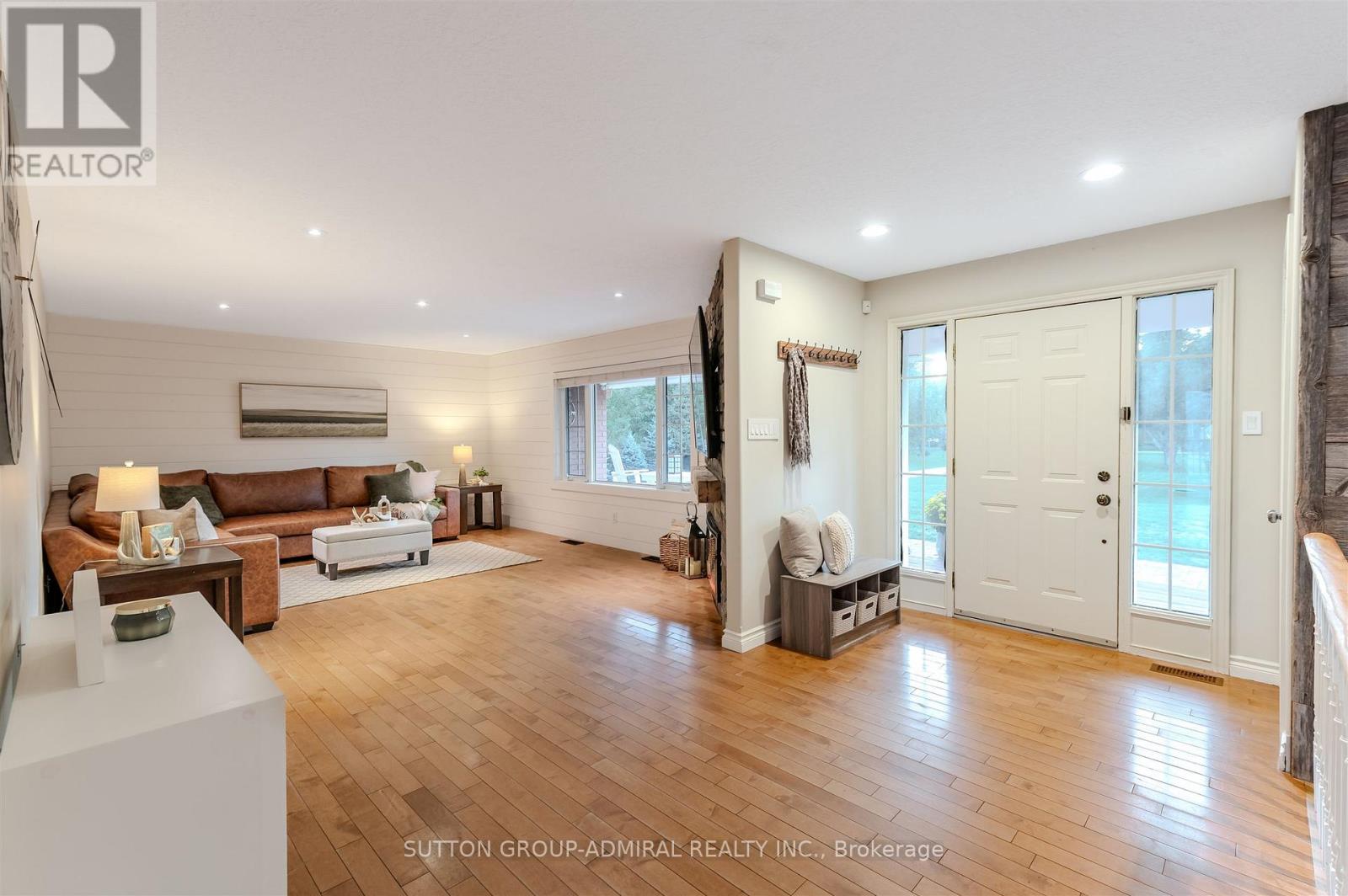 250 Denney Drive, Essa, Ontario  L3W 0T8 - Photo 13 - N12443642