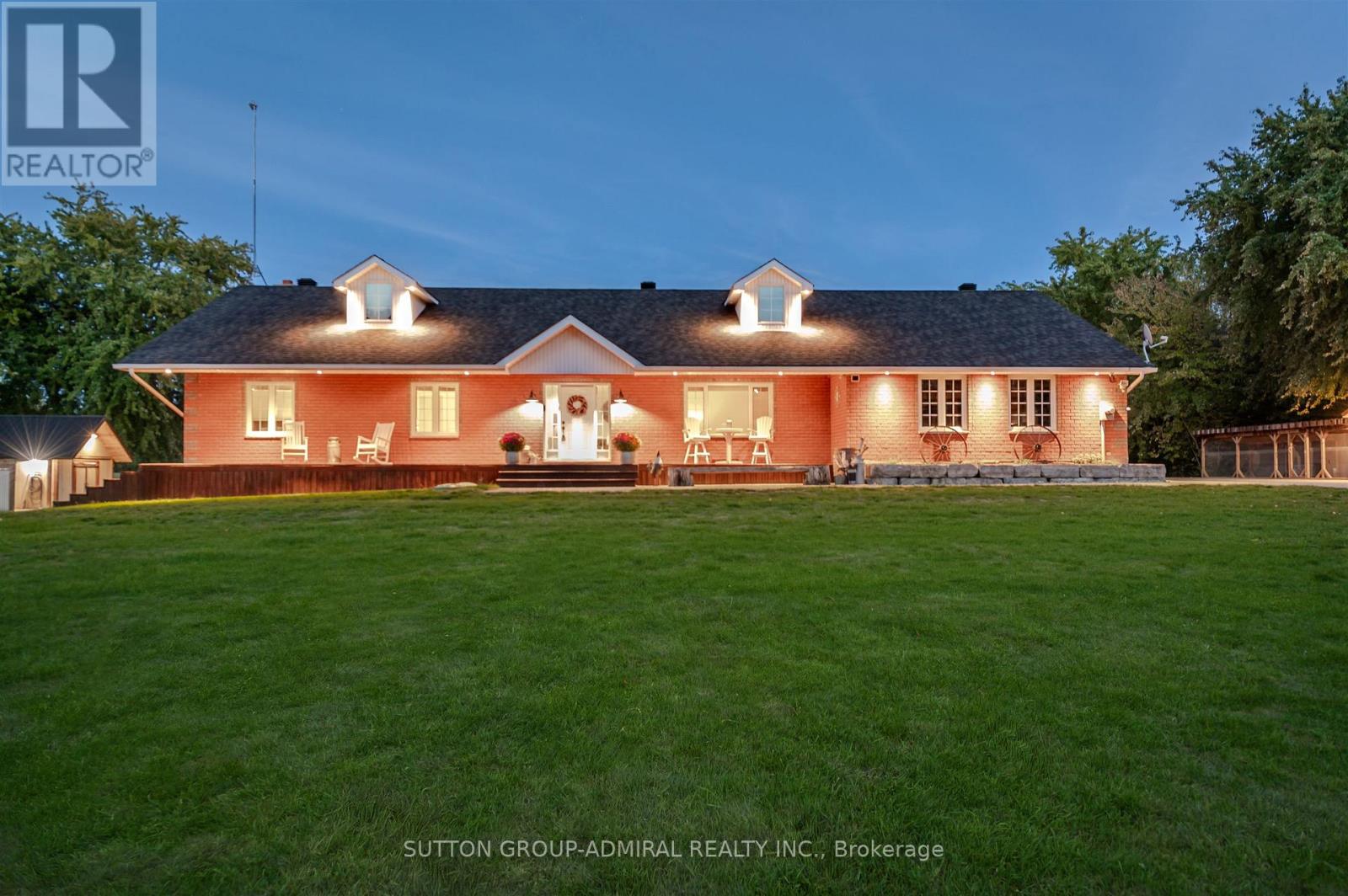 250 Denney Drive, Essa, Ontario  L3W 0T8 - Photo 4 - N12443642