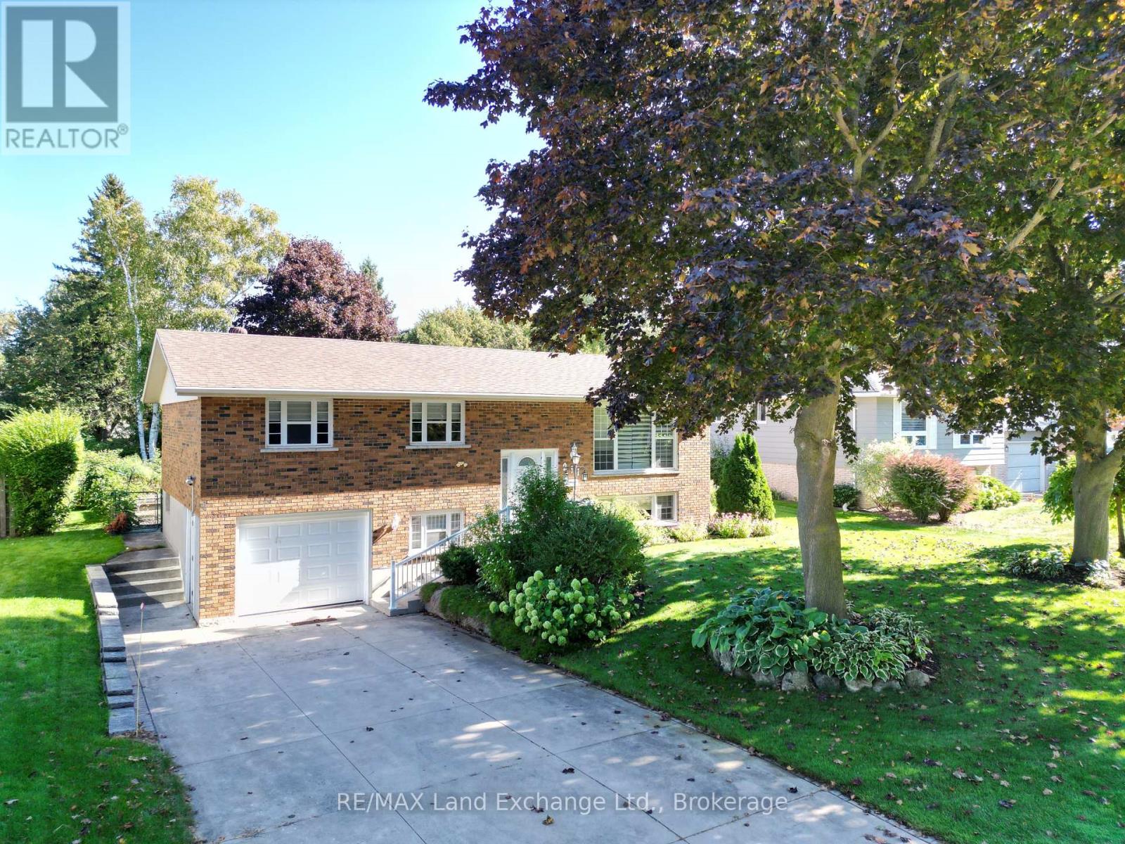 211 NELSON STREET, Kincardine, Ontario