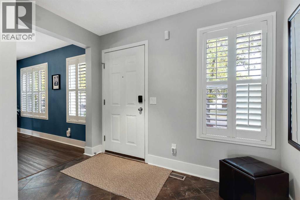 466 Elgin Way Se, Calgary, Alberta  T2Z 3Y6 - Photo 3 - A2260976