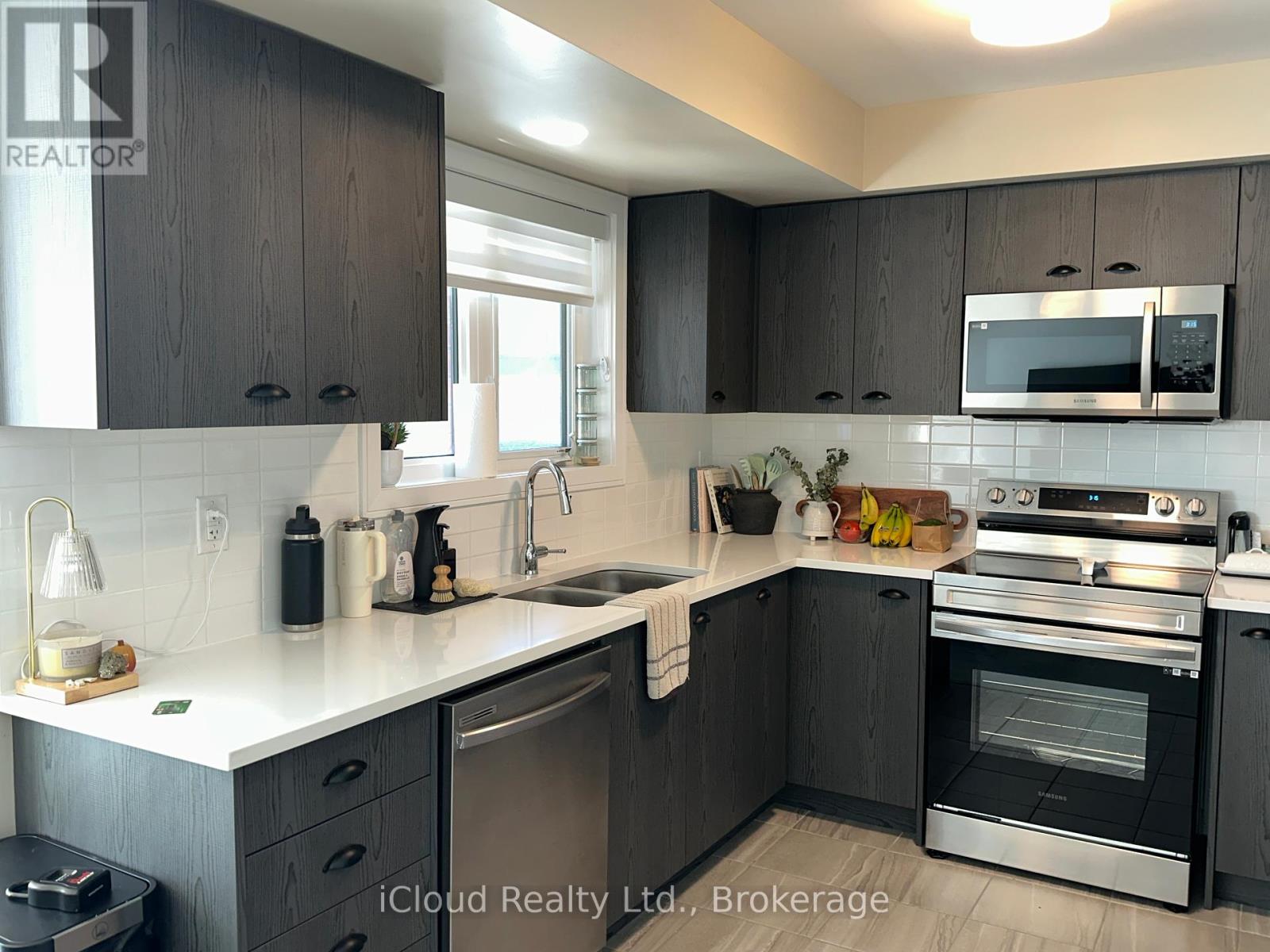 31 Appletree Lane, Barrie, Ontario  L9J 0P1 - Photo 15 - S12443480