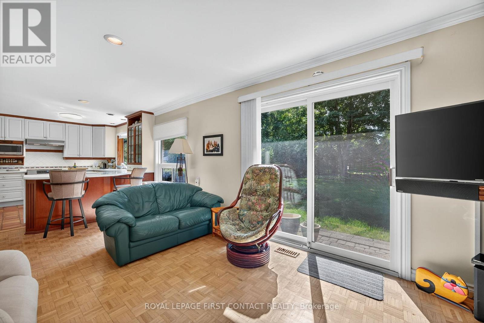 7 Maplecrest Road, Springwater (Midhurst), Ontario  L9X 0P8 - Photo 19 - S12443534