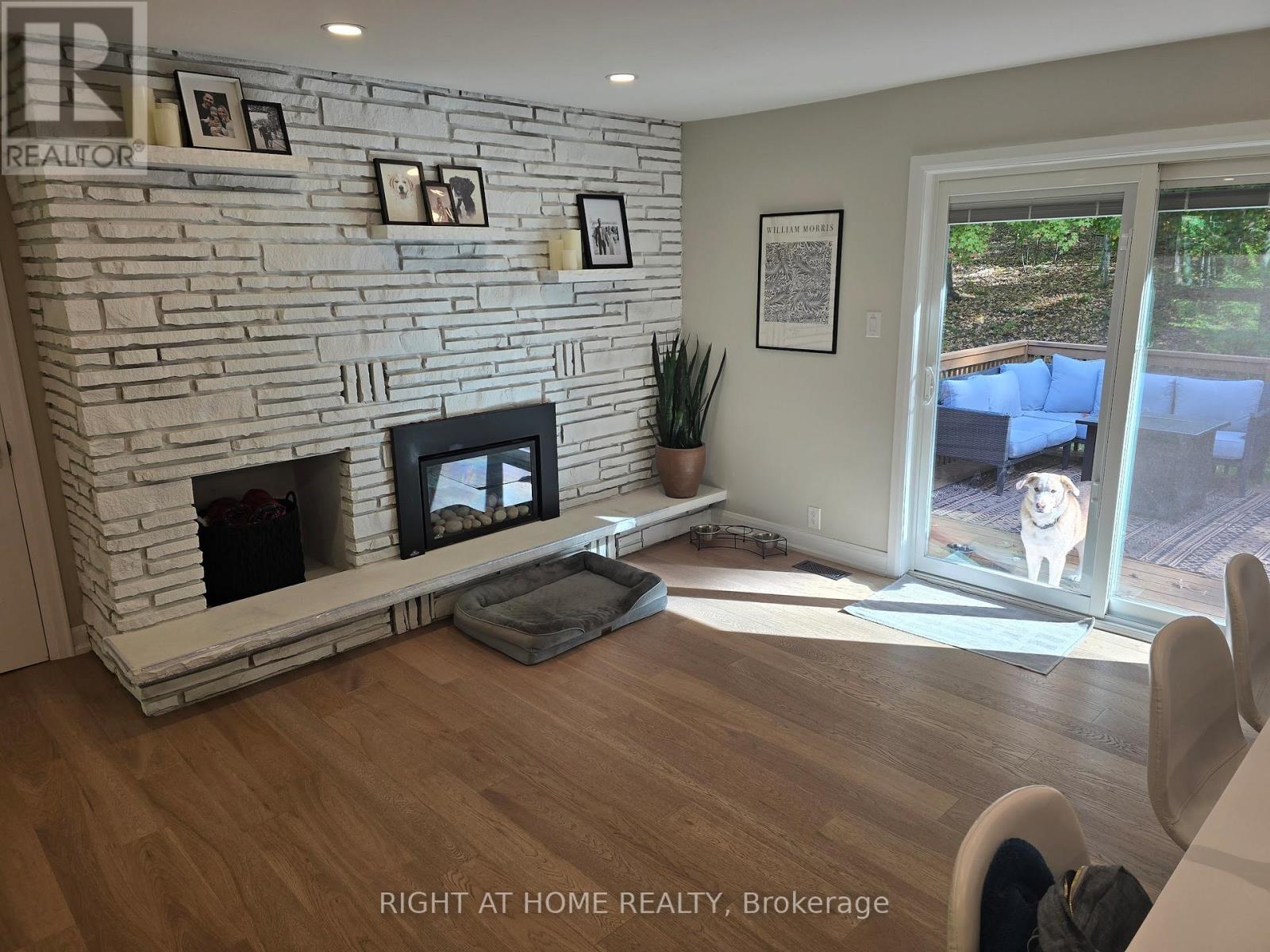 11 Woodland Crescent, Oro-Medonte, Ontario  L4M 4Y8 - Photo 4 - S12443561