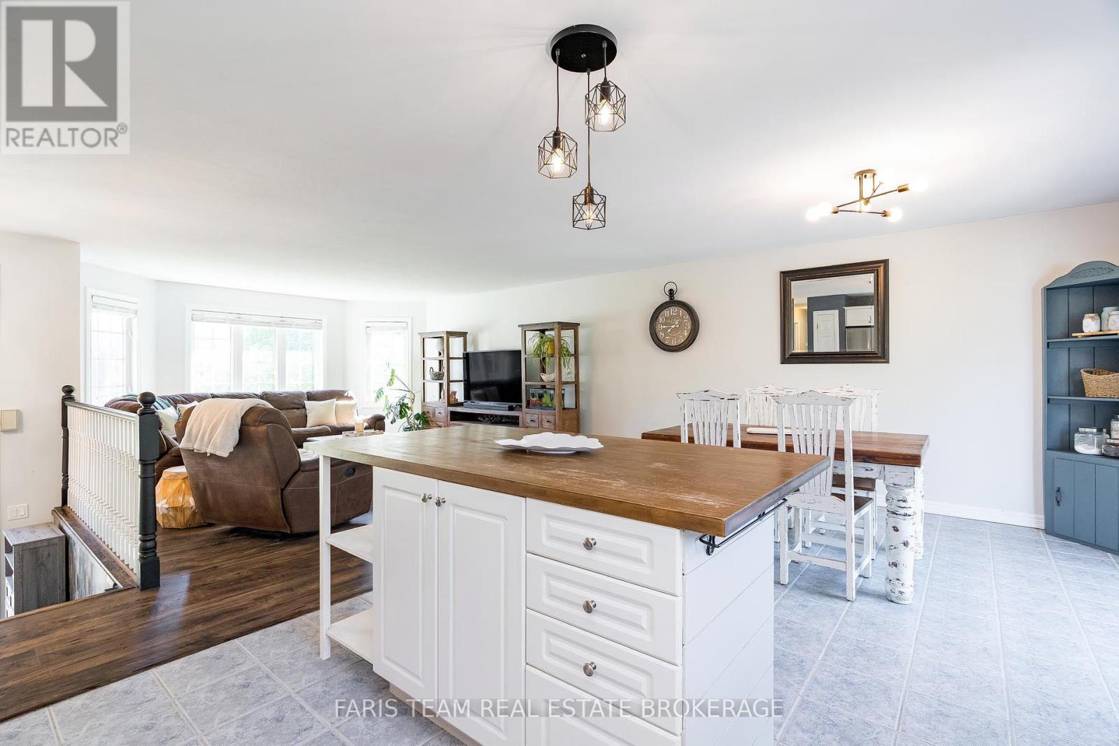 28 Shelswell Boulevard, Oro-Medonte, Ontario  L0L 2E0 - Photo 11 - S12443638